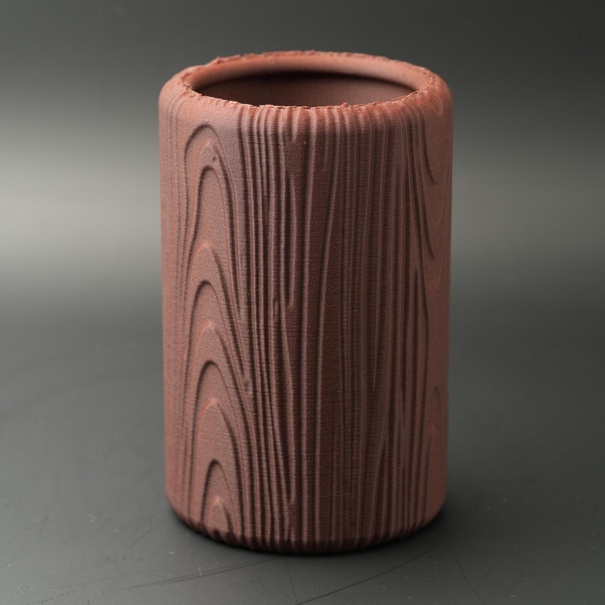 Dark mahogany-coloured wood grain pot