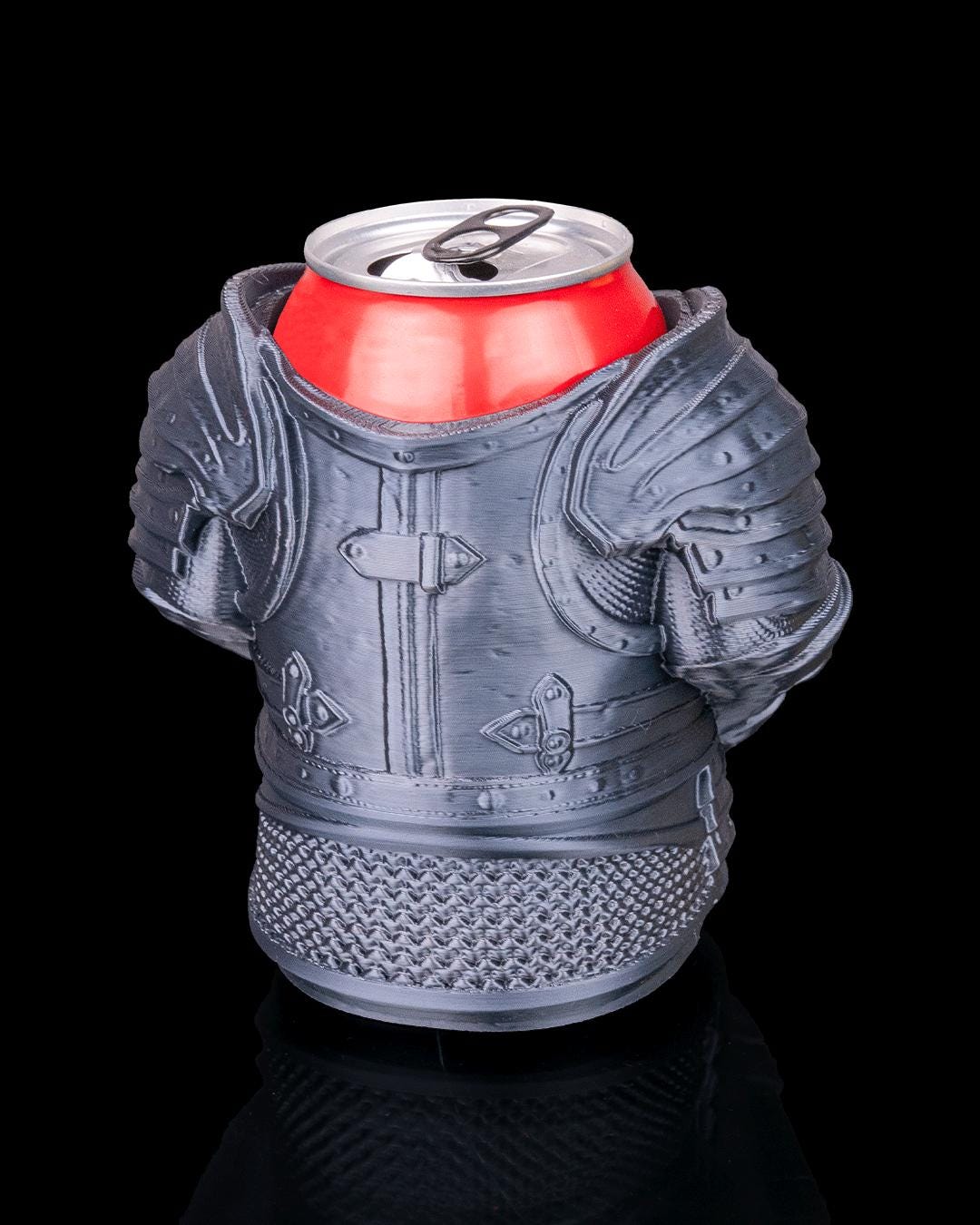 Knight armour can holder from the back, showing the plates and chain mail