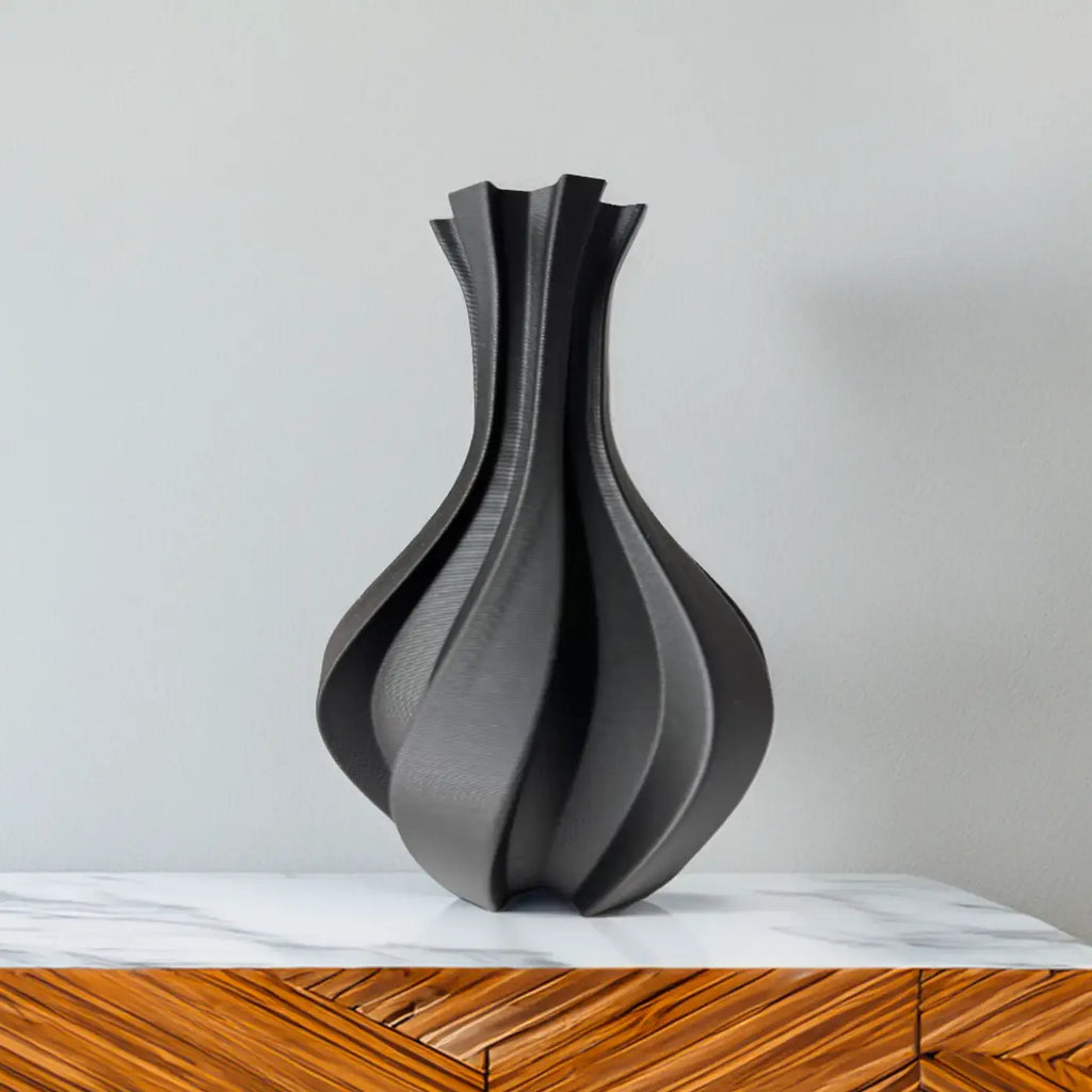 The Daniela Vase 3D printed spiral vase for dried flowers