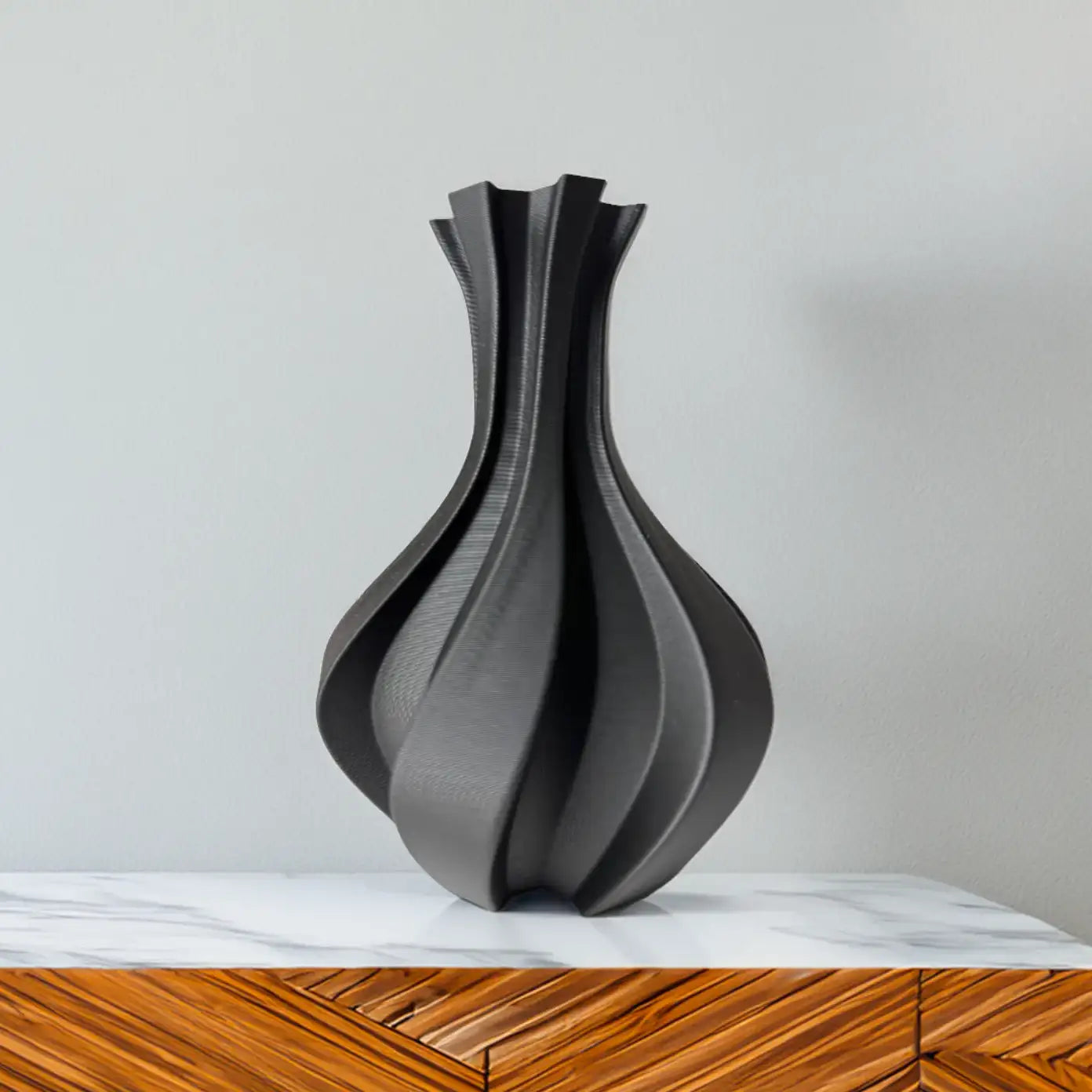 The Daniela Vase 3D printed spiral vase for dried flowers