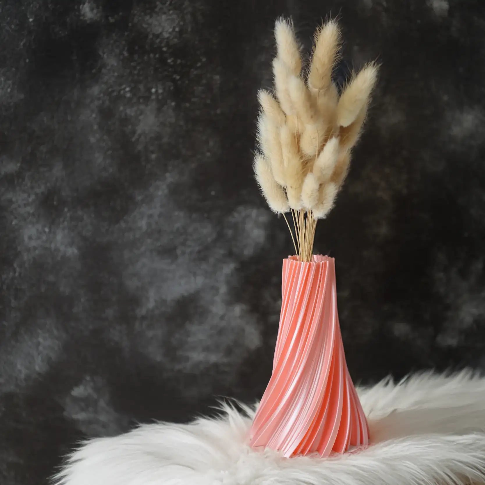 The Turbine Vase Dynamic Spiral 3D Printed Décor