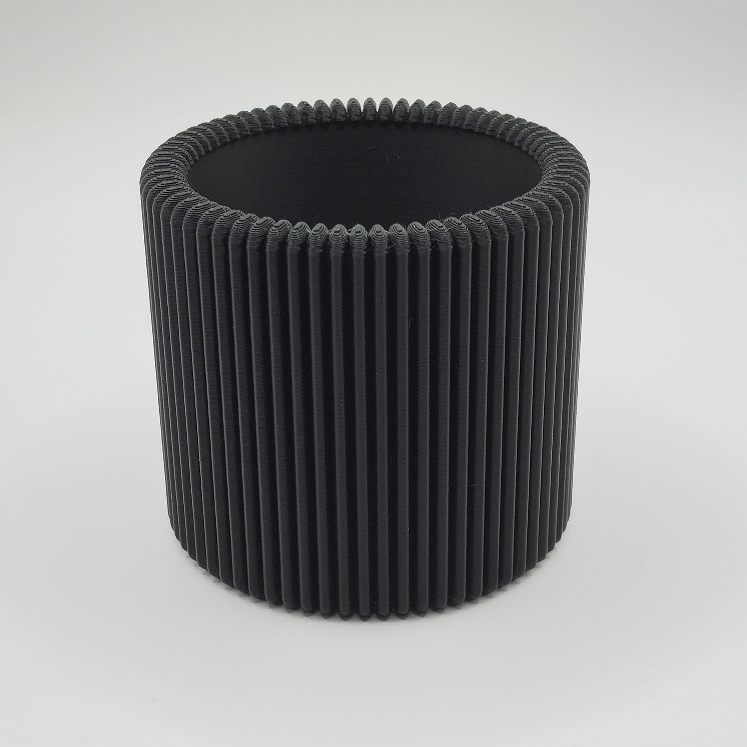 Ribbed Stationary Holder