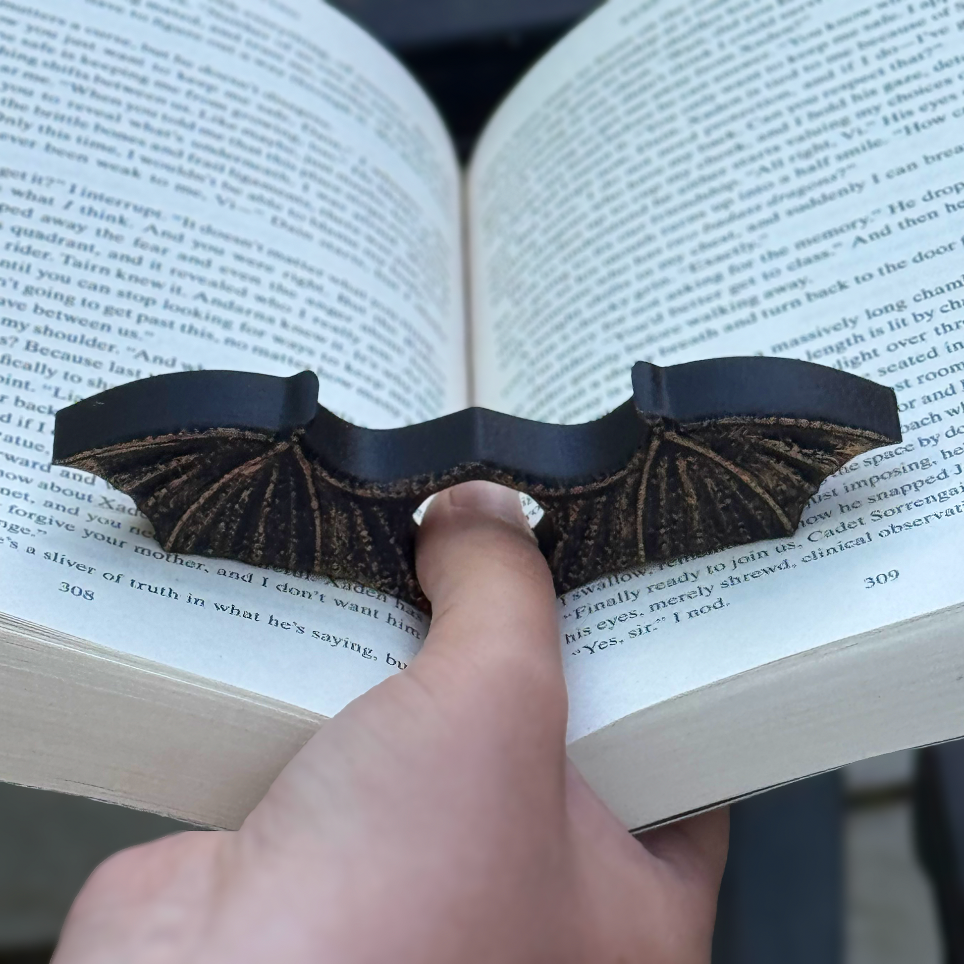 3D Printed Dragon Wings Page Holder