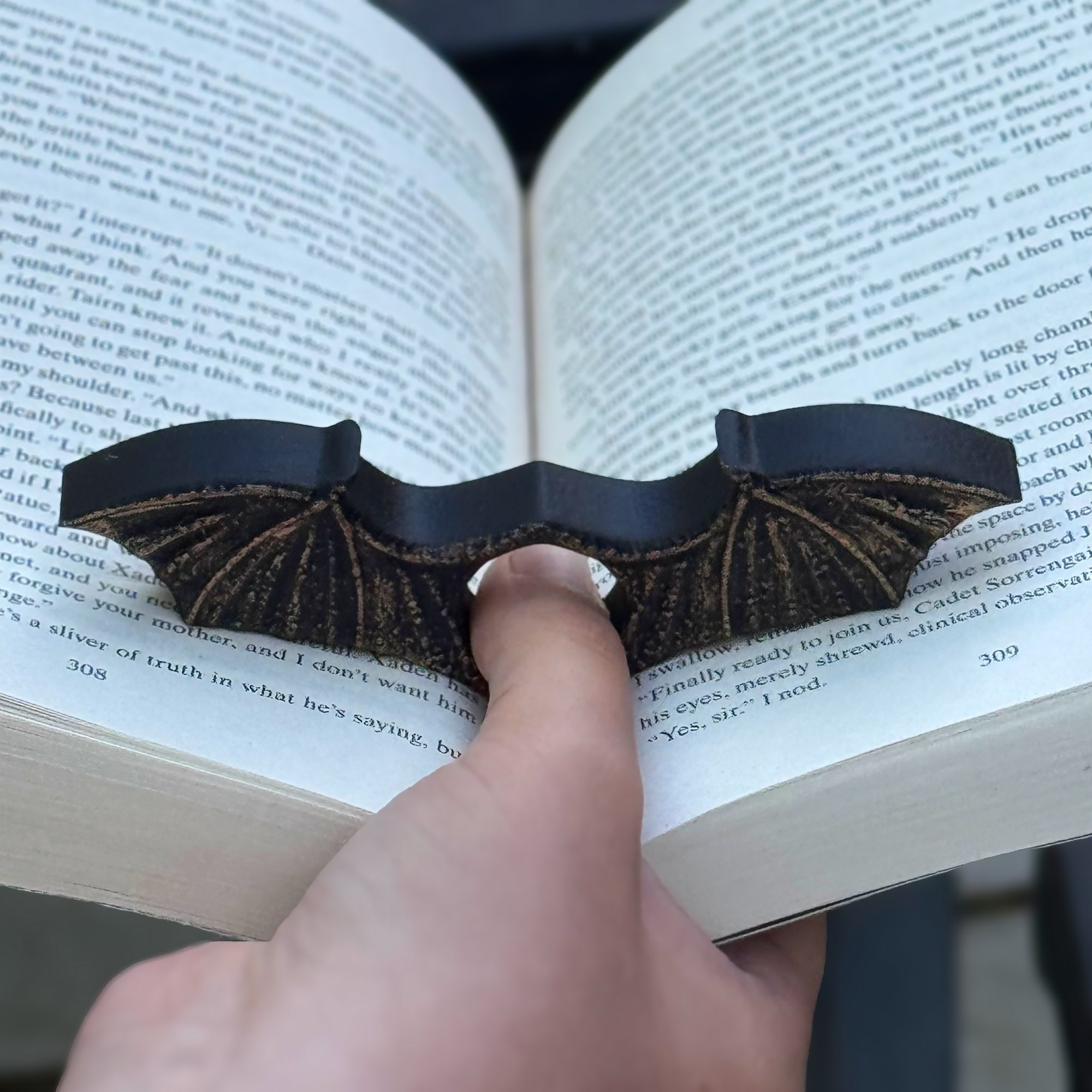 3D Printed Dragon Wings Page Holder
